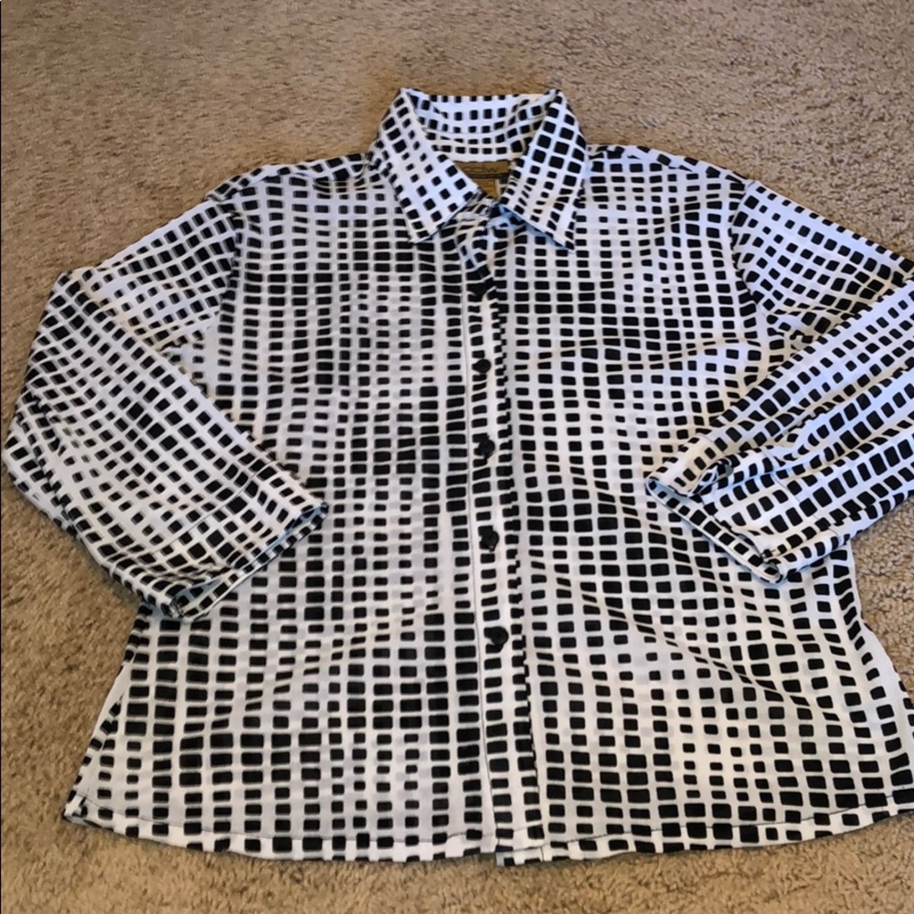 Women’s CDW button down top L